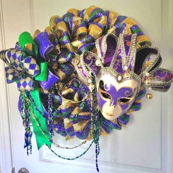 Mardi Gras Wreath Deco Mesh Bow Mask - Picture 2 of 9